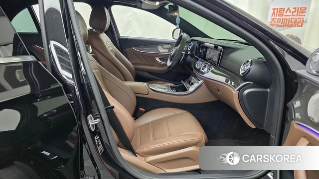 Mercedes-Benz E-Class W213 2021 Черный из Кореи, фото 2