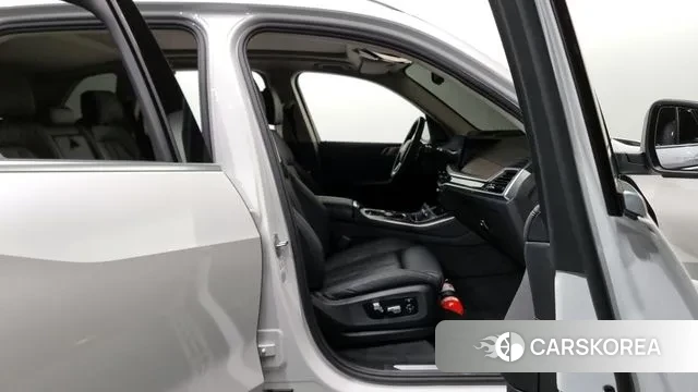 BMW X5 (G05) 2023 Белый из Кореи, фото 2