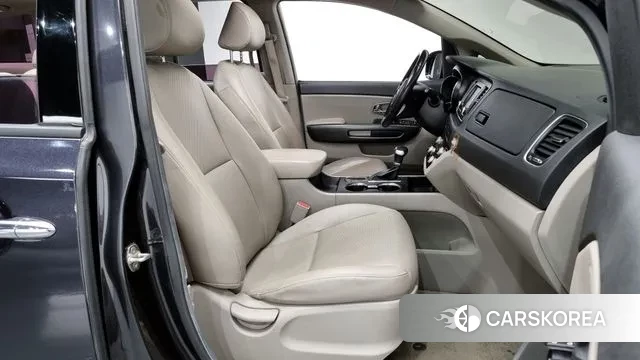 Kia The New Carnival 2018 Черный из Кореи, фото 2