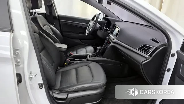 Hyundai Avante AD 2018 Белый из Кореи, фото 2