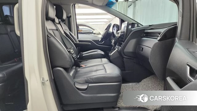 Hyundai Staria 2022 Белый из Кореи, фото 2