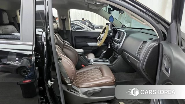 Chevrolet (GM Daewoo) Real New Colorado 2022 Черный из Кореи, фото 2