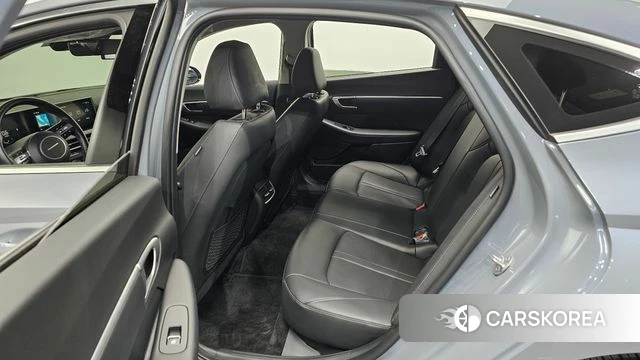 Hyundai Sonata D Edge (DN8) 2025 Светло-серебряный цвет из Кореи, фото 2