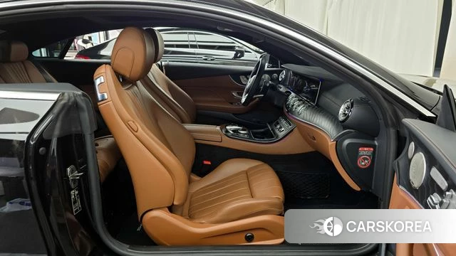 Mercedes-Benz E-Class W213 2018 Черный из Кореи, фото 2