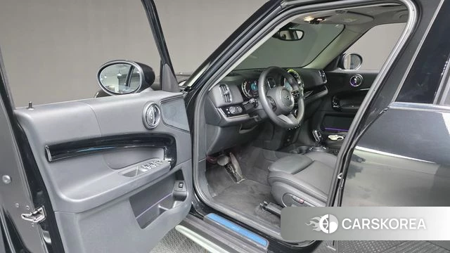 Mini Cooper Countryman 2023 Черный из Кореи, фото 2