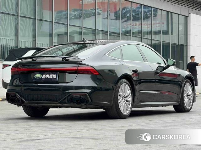 Audi A7 2021 Черный из Китая, фото 2
