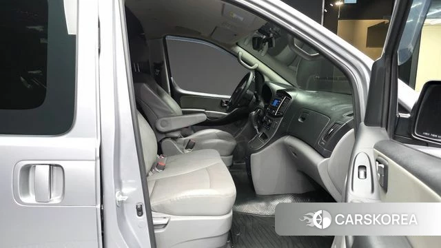 Hyundai The New Grand Starex 2020 Серебристо-серый из Кореи, фото 2