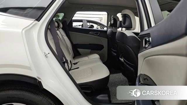 Kia Sportage 5th Generation 2023 Белый из Кореи, фото 2