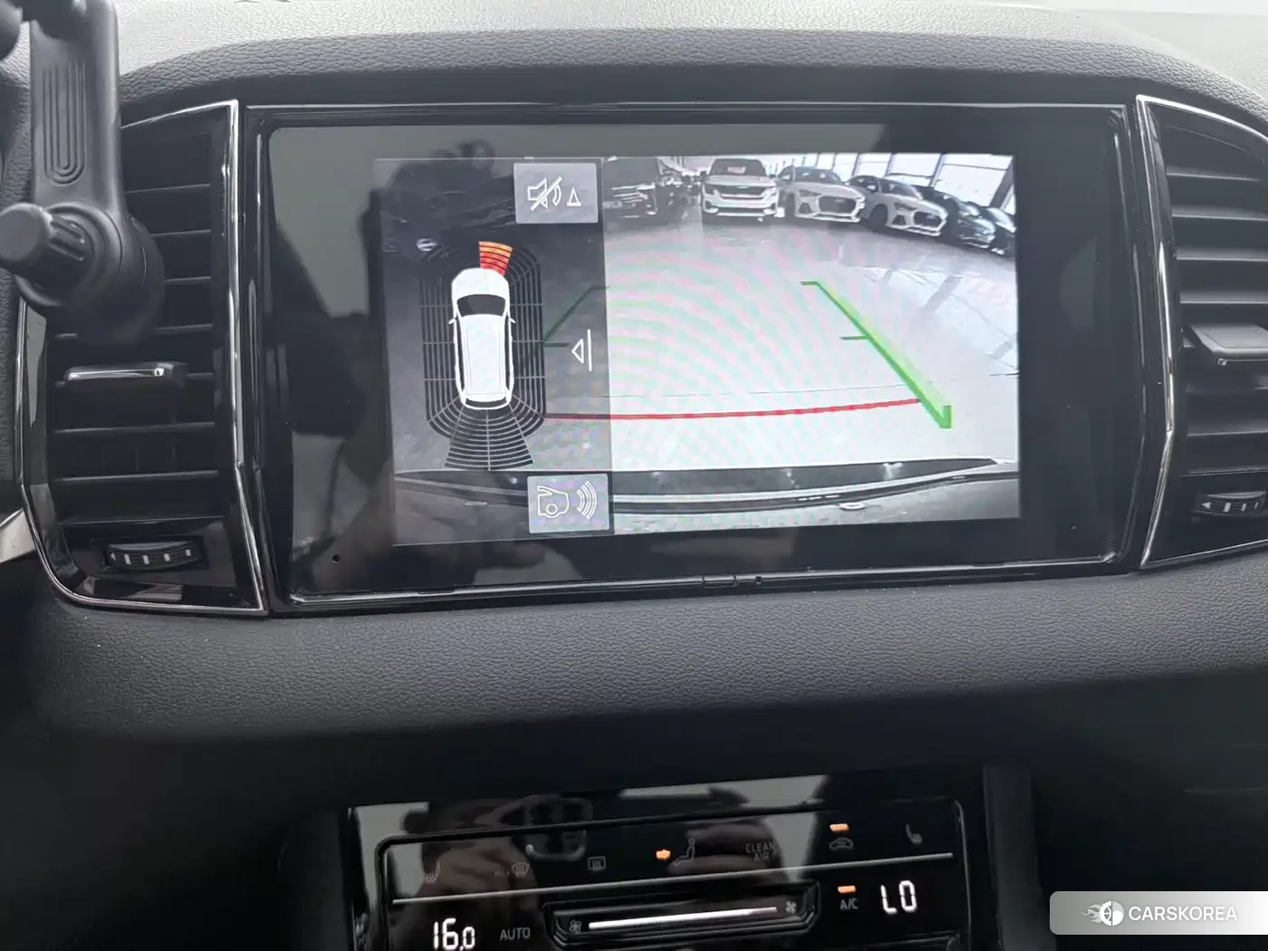 Skoda Karoq 2023 Черный из Китая, фото 2