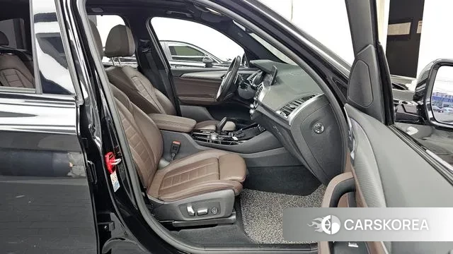 BMW X3 (G01) 2021 Черный из Кореи, фото 2