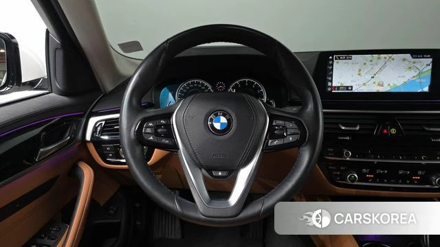 BMW 5 Series (G30) 2018 Белый из Кореи, фото 2