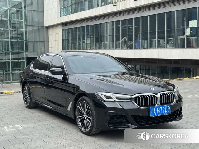 BMW 5 series 2023 Черный из Китая, фото 2