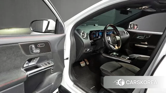 Mercedes-Benz GLA - Class H247 2020 Белый из Кореи, фото 2