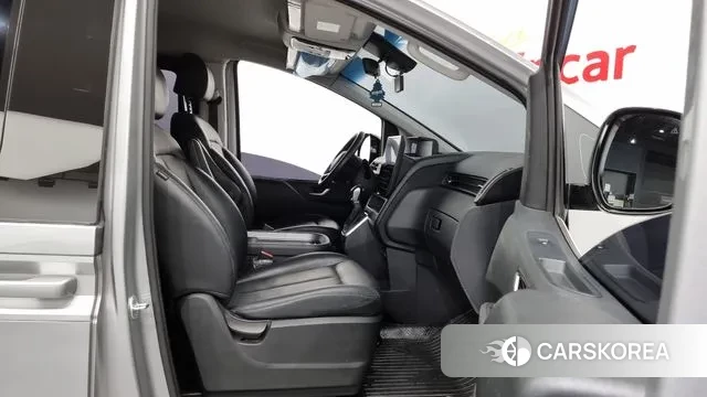 Hyundai Staria 2022 Серебряный из Кореи, фото 2