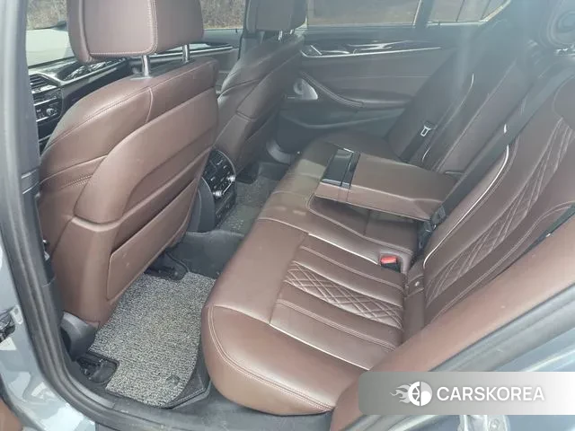 BMW 5 Series (G30) 2018 Небесно-голубой из Кореи, фото 2