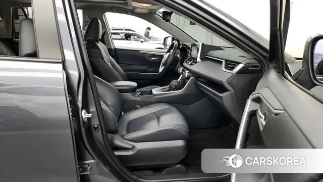 Toyota RAV4 5th Generation 2019 Серый из Кореи, фото 2
