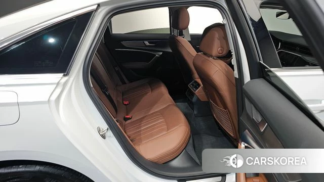 Audi A6 (C8) 2021 Белый из Кореи, фото 2