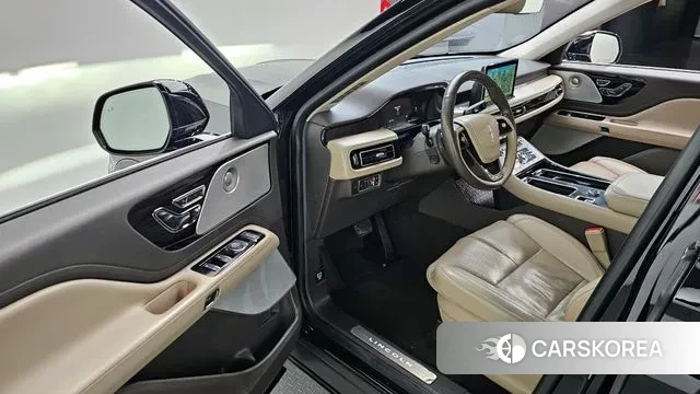 Lincoln Aviator 2nd generation 2022 Черный из Кореи, фото 2