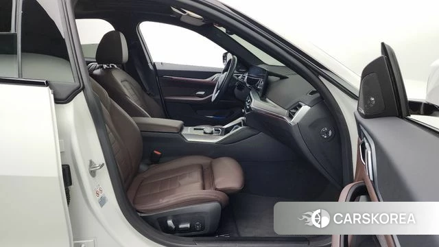 BMW i4 2023 Белый из Кореи, фото 2