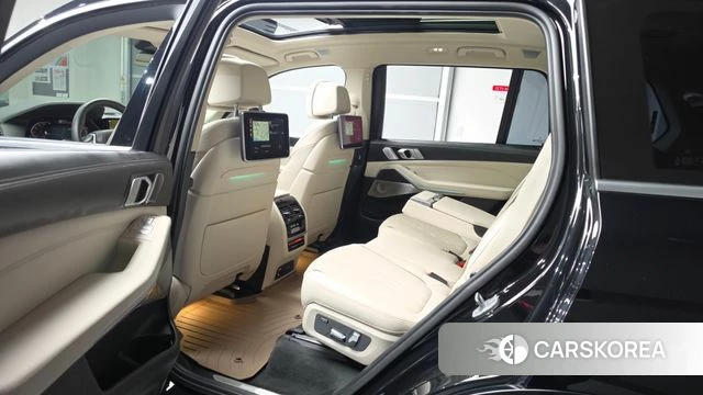 BMW X7 (G07) 2022 Черный из Кореи, фото 2
