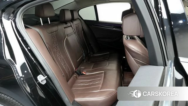 BMW 5 Series (G30) 2021 Черный из Кореи, фото 2