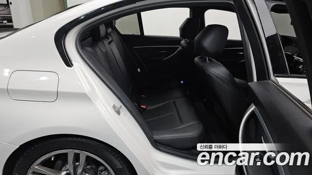 BMW 3 Series (F30) 2018 Белый из Кореи, фото 2