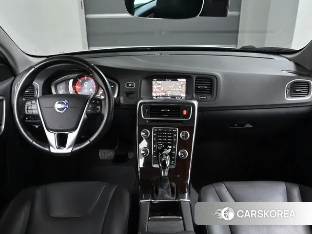 Volvo S60 2018 Белый из Кореи, фото 2