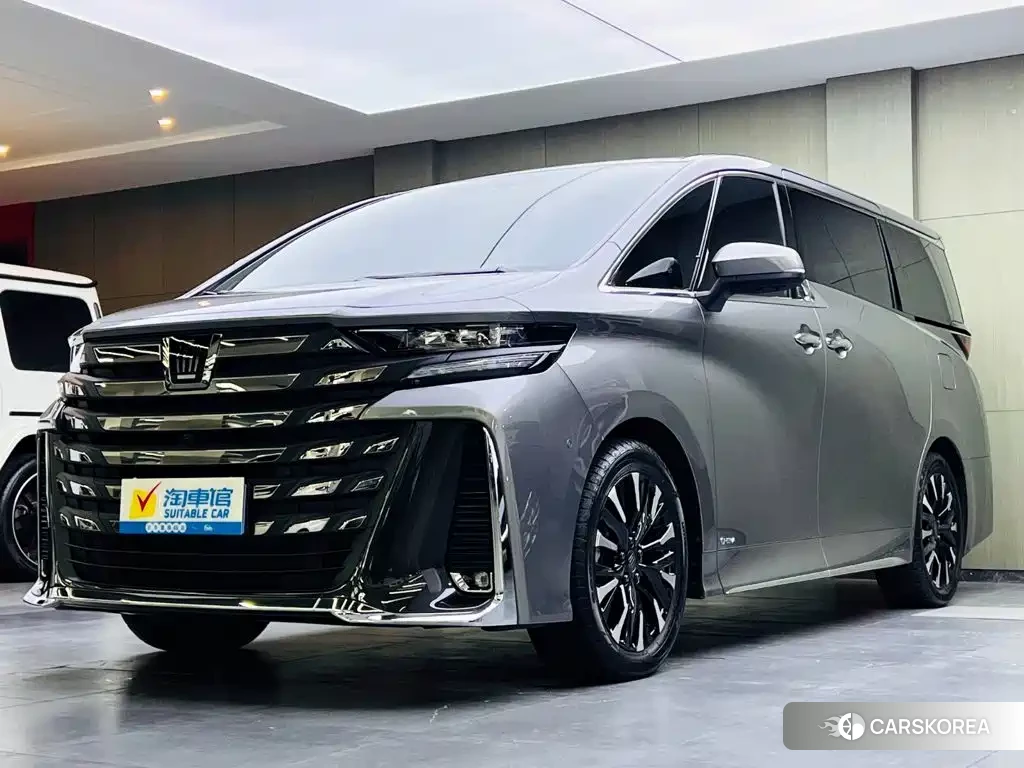 Toyota Vellfire 2025 Silver/gray из Китая, фото 2