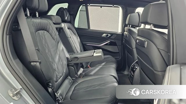 BMW X5 (G05) 2026 Светло-серебряный цвет из Кореи, фото 2
