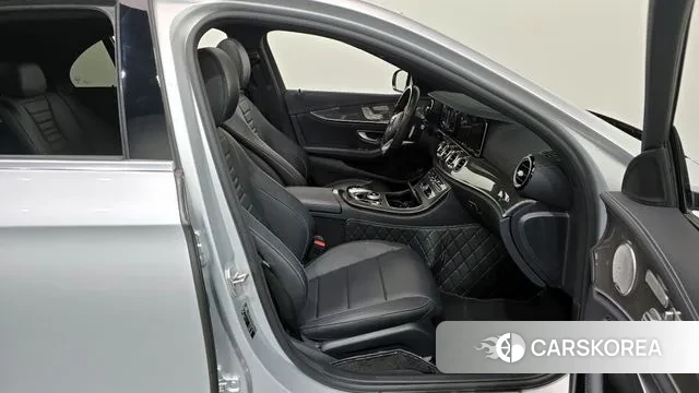 Mercedes-Benz E-Class W213 2020 Серебристо-серый из Кореи, фото 2