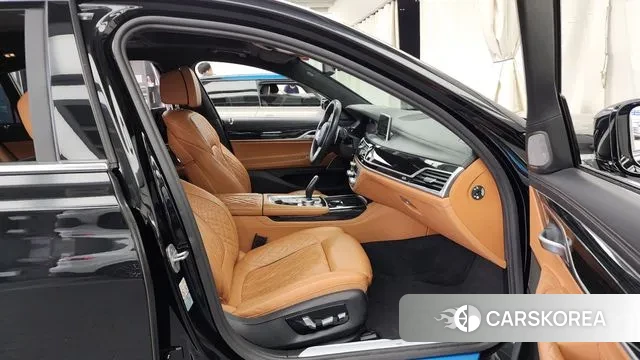 BMW 7 Series (G11) 2020 Черный из Кореи, фото 2