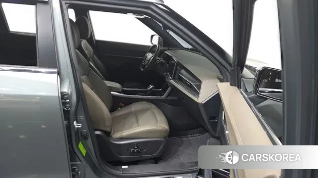 Ssangyong Torres 2023 Темно-зеленый из Кореи, фото 2