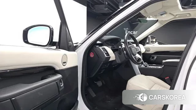 Land Rover Discovery 5 2022 Белый из Кореи, фото 2