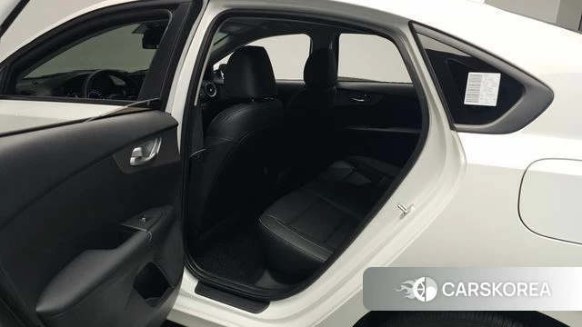 Kia The New K3 2nd generation 2022 Белый из Кореи, фото 2