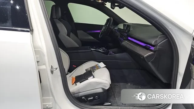 BMW M5 (G90) 2025 Белый из Кореи, фото 2