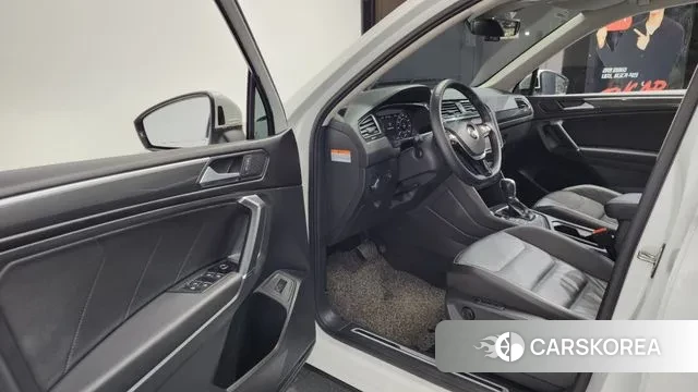 Volkswagen Tiguan Allspace 2018 Белый из Кореи, фото 2