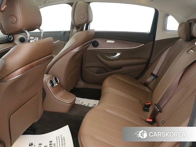 Mercedes-Benz E-class 2021 Черный из Китая, фото 2