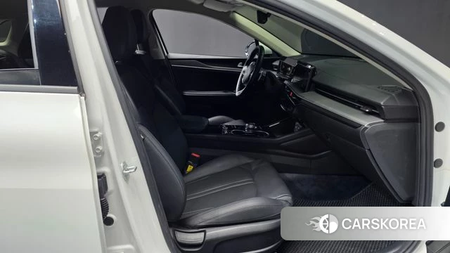 Kia The New K5 3rd generation 2024 Белый из Кореи, фото 2