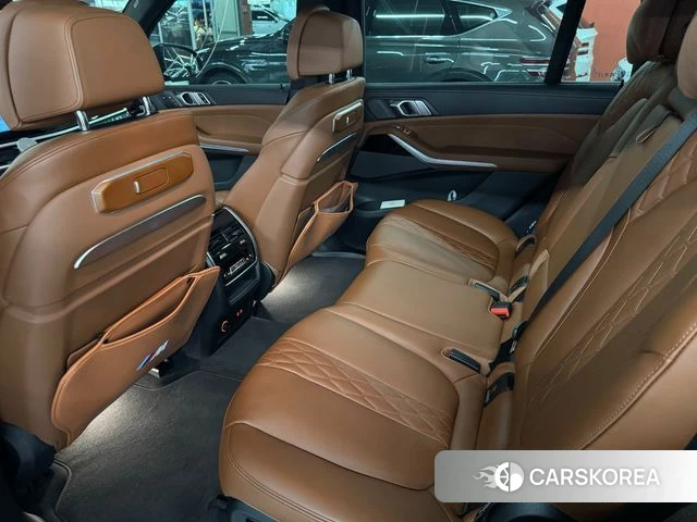 BMW X7 (G07) 2024 Черный из Кореи, фото 2