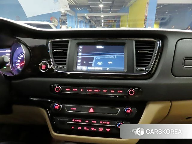 Kia The New Carnival 2019 Белый из Кореи, фото 2