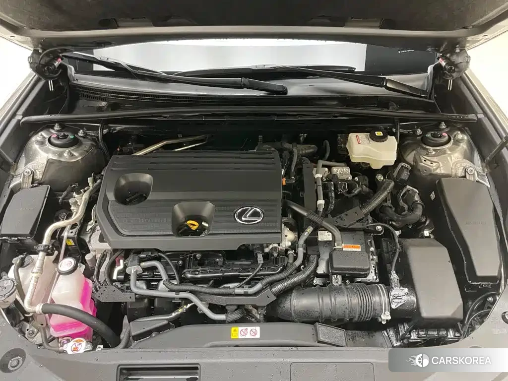 Lexus ES 2023 Silver/gray из Китая, фото 2