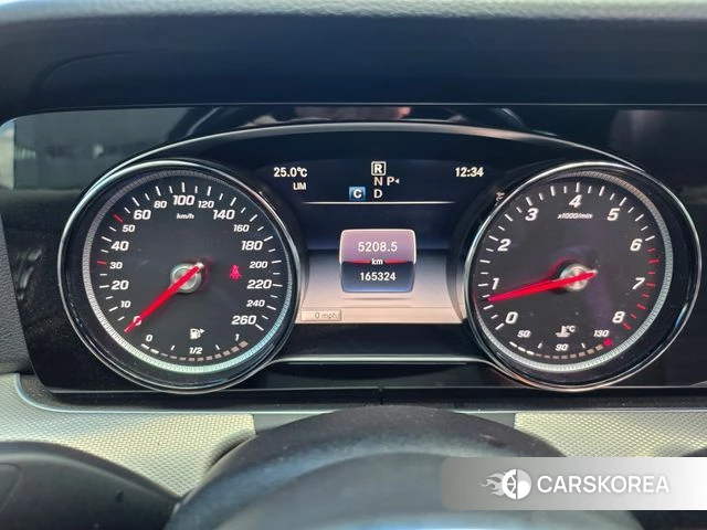Mercedes-Benz E-Class W213 2018 Белый из Кореи, фото 2