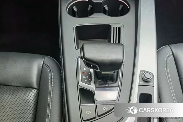 Audi A4L 2021 Белый из Китая, фото 2