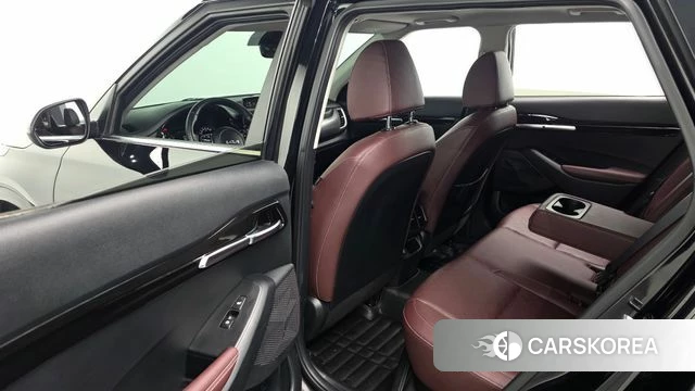 Kia Seltos 2022 Черный из Кореи, фото 2
