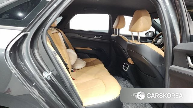 Kia K5 3rd generation 2023 Серый из Кореи, фото 2