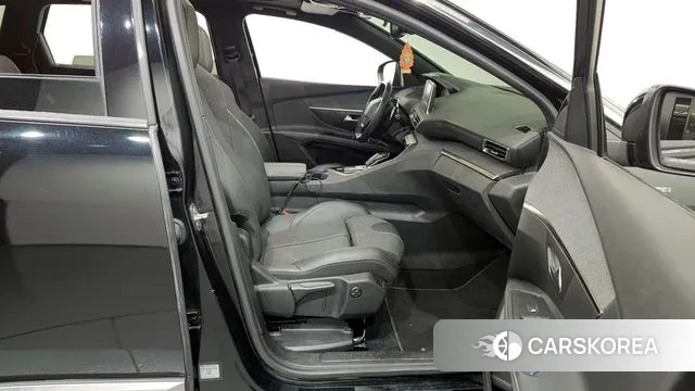 Peugeot 5008 second generation 2020 Черный из Кореи, фото 2