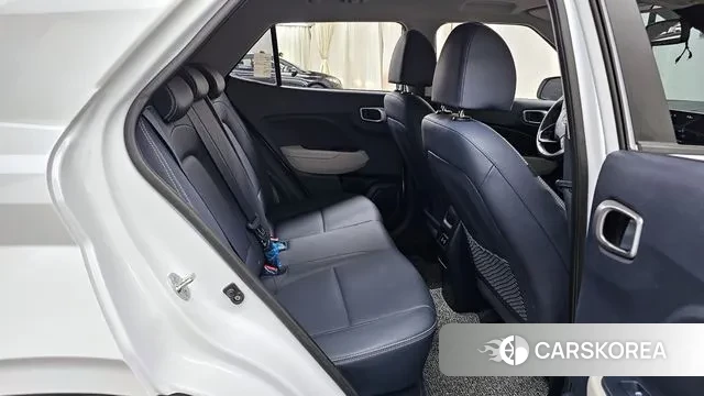 Hyundai Venue 2023 Белый из Кореи, фото 2