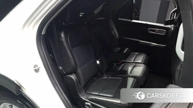 Ford Explorer 6th Generation 2021 Белый из Кореи, фото 2