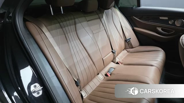 Mercedes-Benz E-Class W213 2021 Черный из Кореи, фото 2