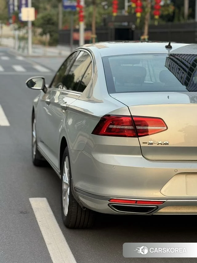 Volkswagen Magotan 2019 Шампань из Китая, фото 2